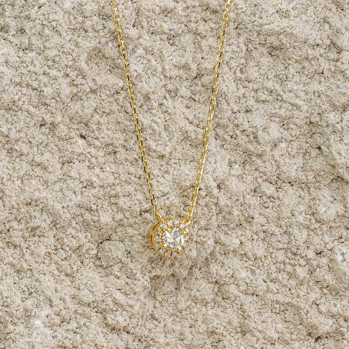 Lumia Lab Diamond Halo Necklace 0.40ct F/VS in 9K Gold - Image 5