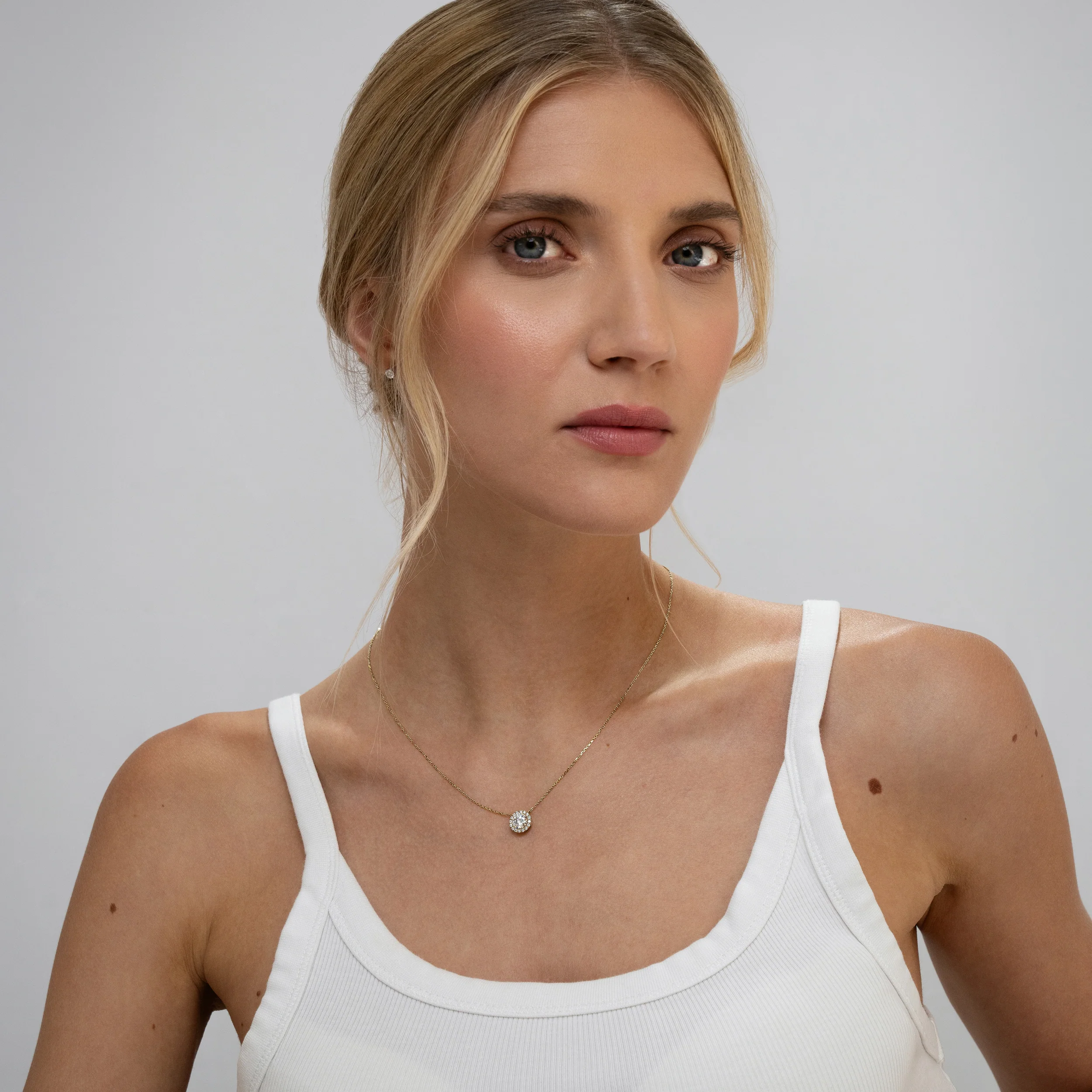 Lumia Lab Diamond Halo Necklace 0.70ct F/VS in 9K Gold - Image 4