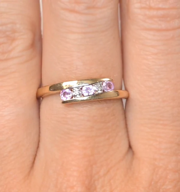 0.21ct Pink Sapphire and Diamond Ring 9K Yellow Gold - Image 4