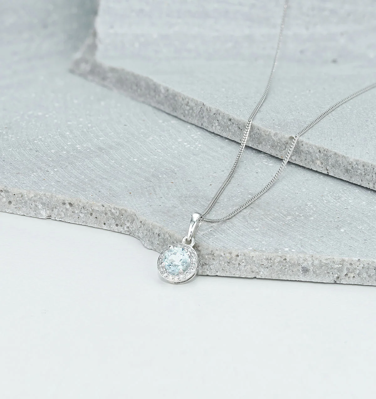 0.38ct Aquamarine and Diamond Stellato Necklace in 9K White Gold - Image 3