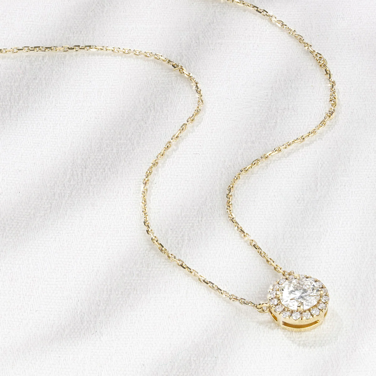 Lumia Lab Diamond Halo Necklace 1.00ct F/VS in 9K Gold - Image 6