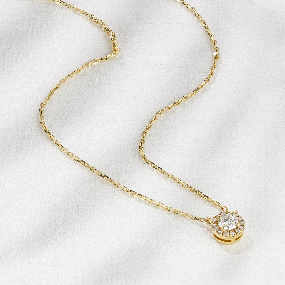 Lumia Lab Diamond Halo Necklace 1.30ct F/VS in 9K Gold - Image 5