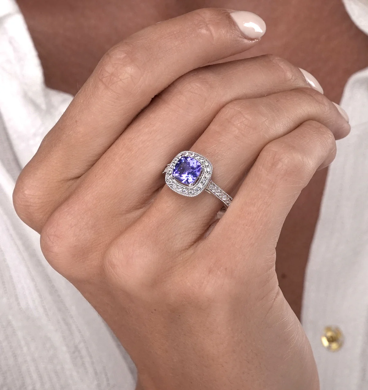 1.60ct Cushion Tanzanite Diamond Halo Asteria Ring in 18K White Gold - Image 3