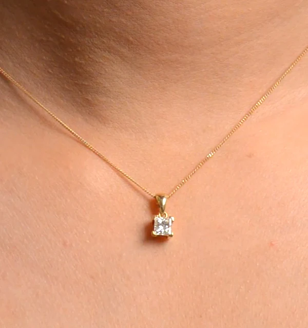 18K Gold Princess Cut Diamond Pendant Necklace 0.50CT G/VS - Image 2