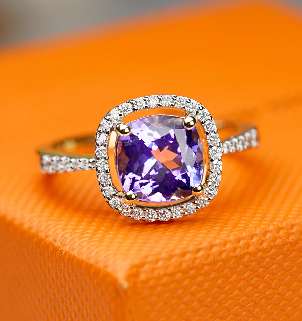 2ct Tanzanite and Diamond Shoulders Asteria Ring in 18K White Gold - Image 4