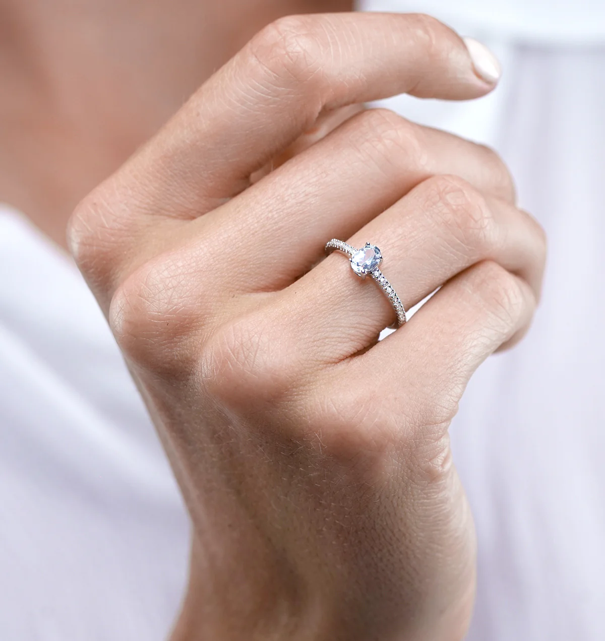 9K White Gold Diamond and Aquamarine Ring 0.08ct - Image 3
