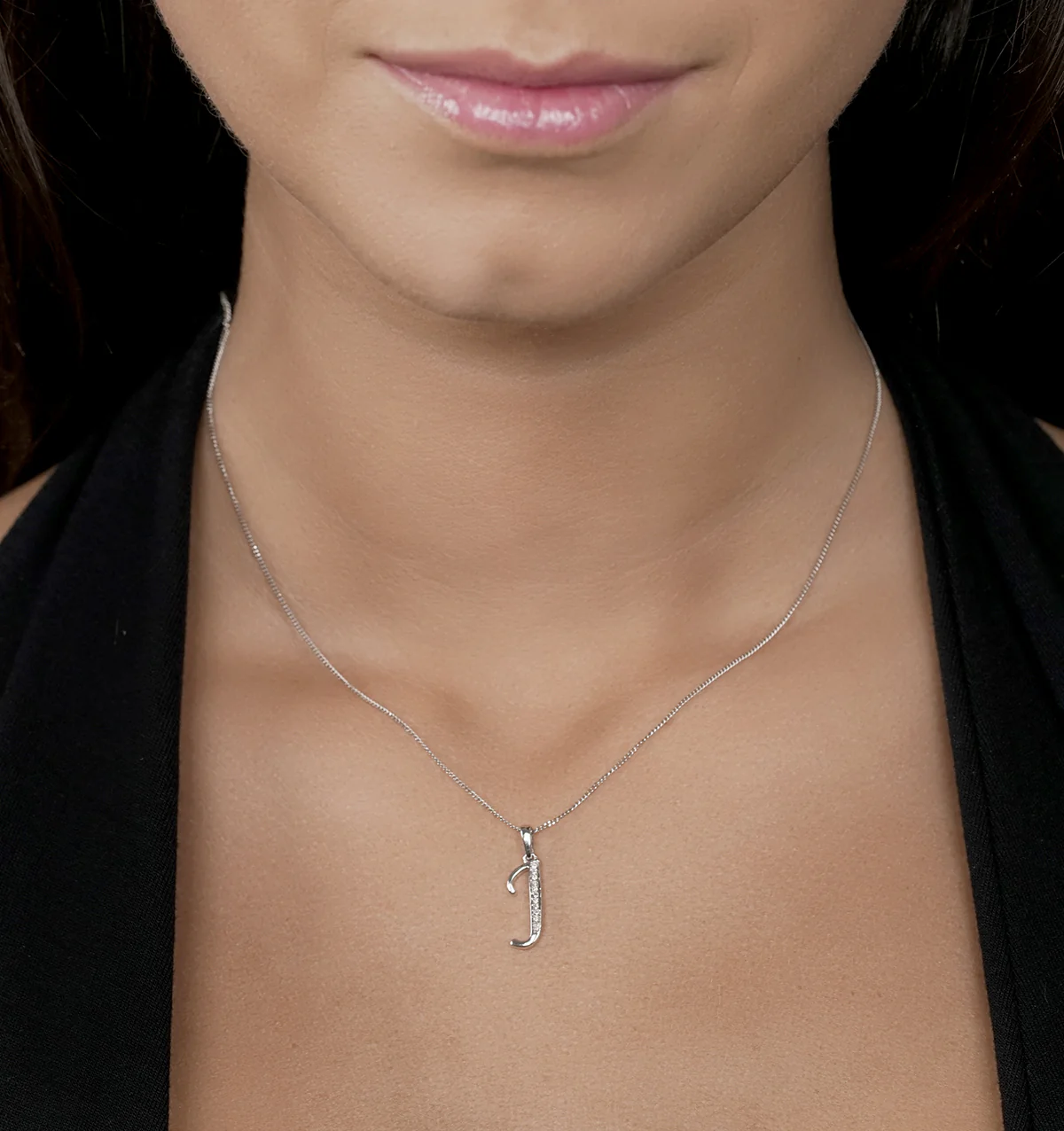 9K White Gold Diamond Initial 'J' Necklace 0.05ct - Image 2