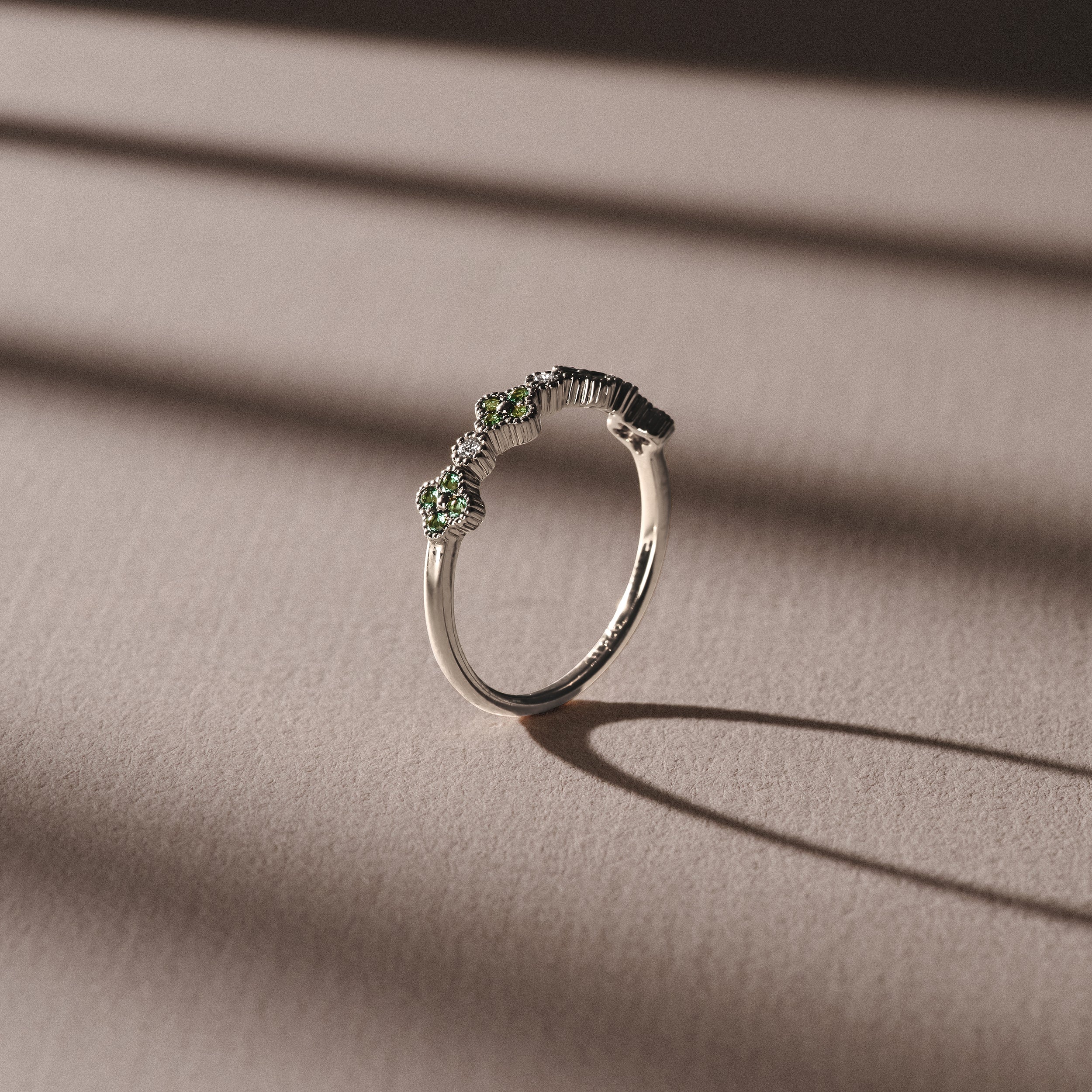 Alegria 0.18ct Lab Emerald 4 Clover Ring in Sterling Silver - Image 3