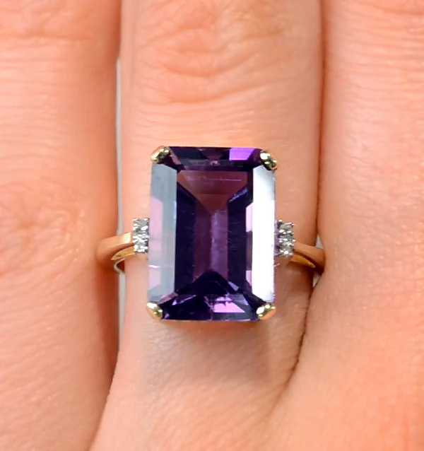 Amethyst 6.40ct And Diamond 9K Gold Ring - Image 3