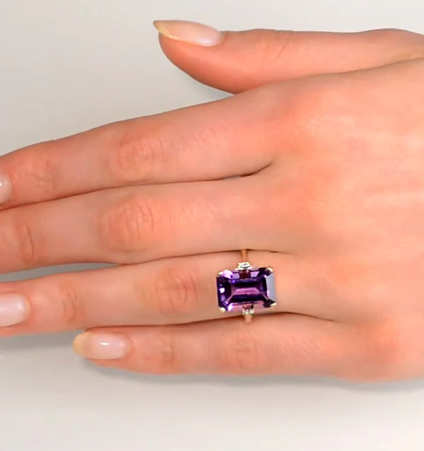 Amethyst 6.40ct And Diamond 9K Gold Ring - Image 4