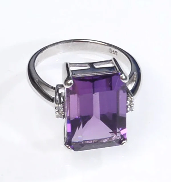 Amethyst 6.40ct And Diamond 9K White Gold Ring - Image 3