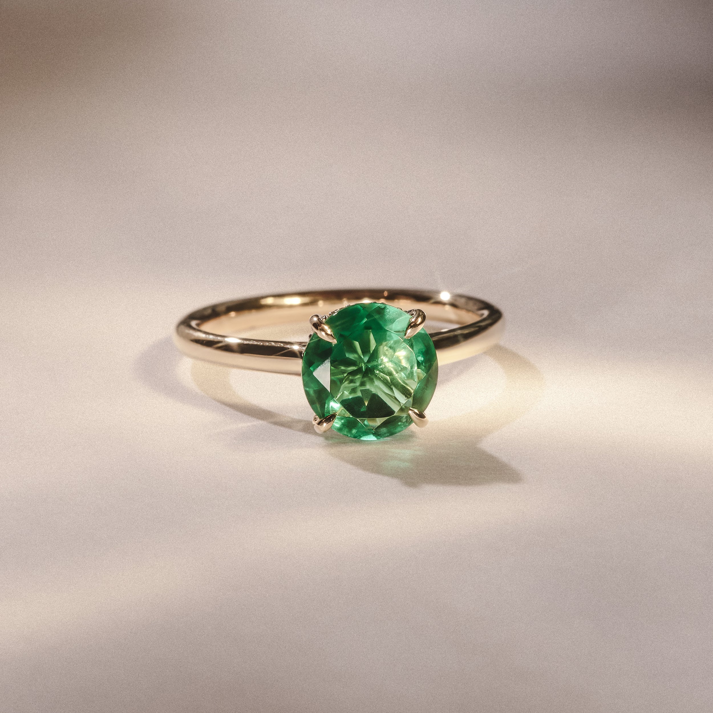 Amora Gem 2.00ct Round Cut Lab Emerald Hidden Halo Engagement Ring in 18K Yellow Gold - Image 4