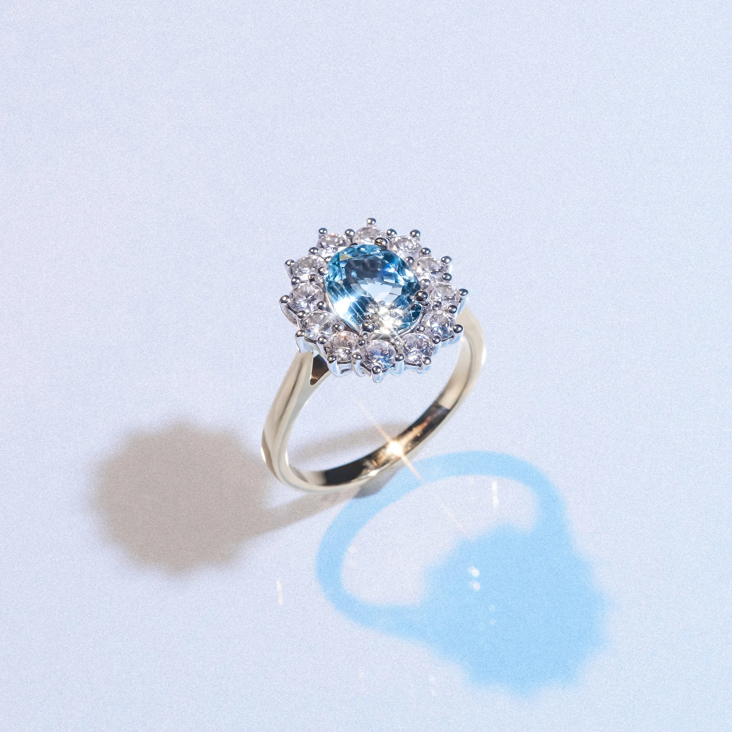 Aquamarine 0.70ct and Diamond 0.50ct 18K Gold Ring - Image 6