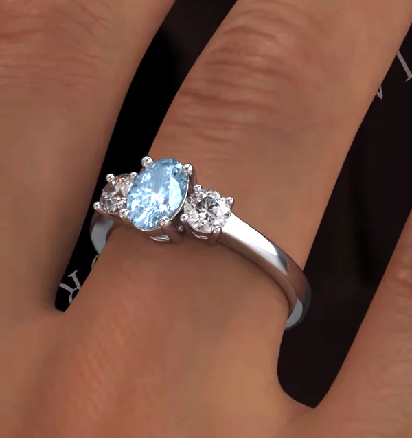 Aquamarine 0.70ct and Diamond 0.50ct 18K White Gold Ring - Image 4
