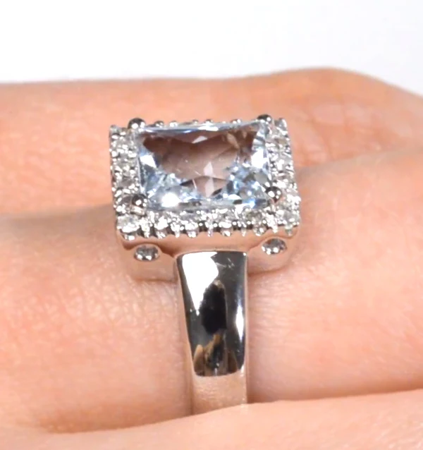 Aquamarine 1.42CT And Diamond 9K White Gold Ring - Image 5