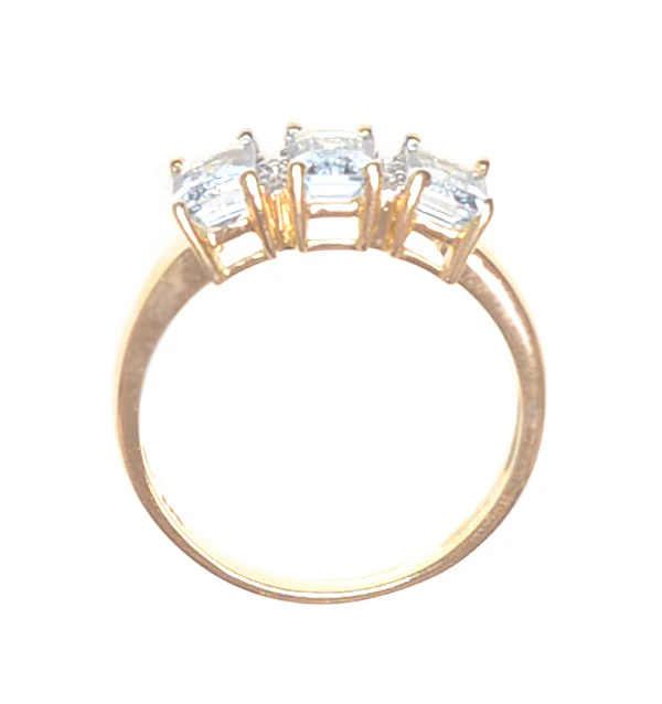 Aquamarine 1.65CT And Diamond 9K Yellow Gold Ring - Image 4