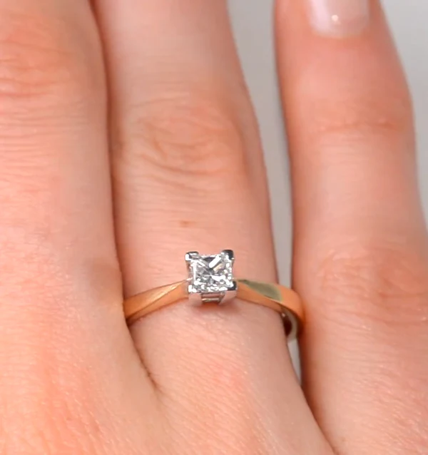 Certified Lauren 18K Gold Diamond Engagement Ring 0.33CT-G-H/SI - Image 4