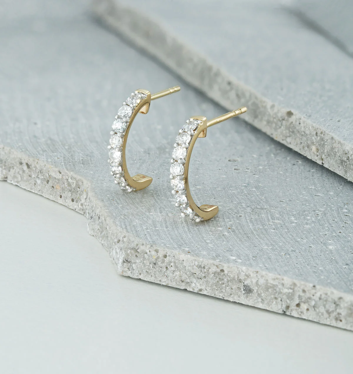 Comfort Huggie Lab Diamond Earrings 0.50ct H/Si in 9K Gold - Image 4