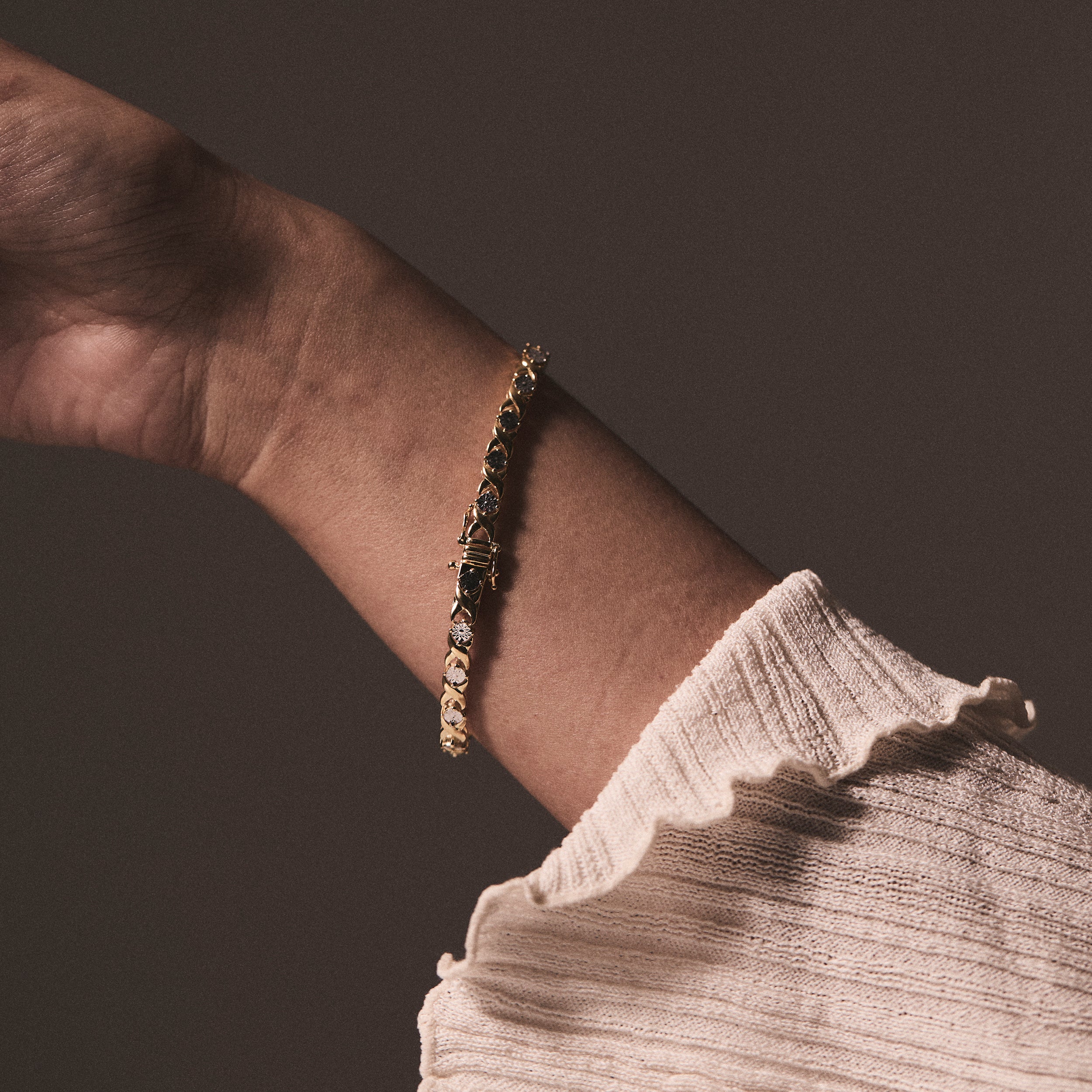 Diamond Kisses Bracelet With 0.05ct Set in 18K Gold Vermeil - Image 6