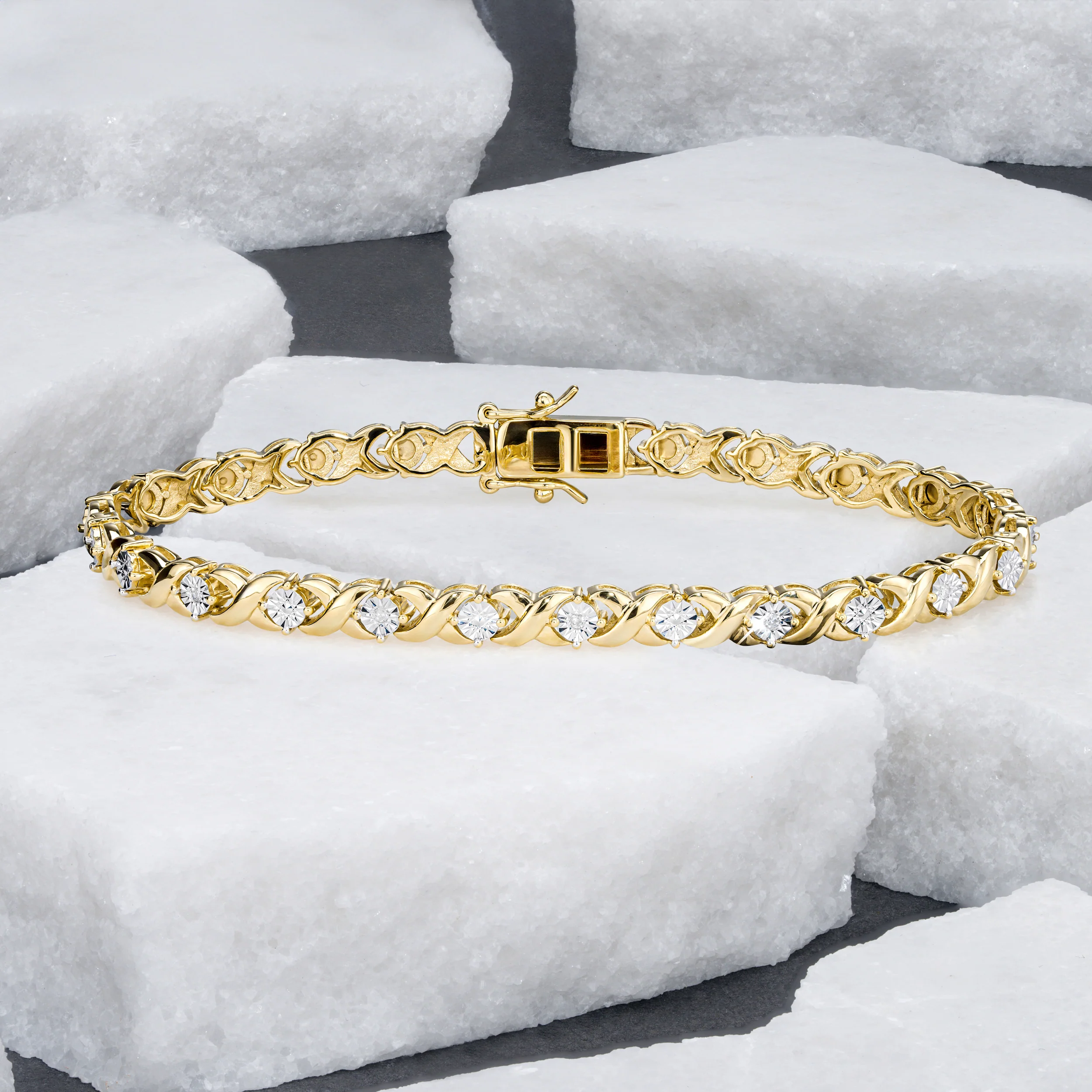 Diamond Kisses Bracelet With 0.05ct Set in 18K Gold Vermeil - Image 7