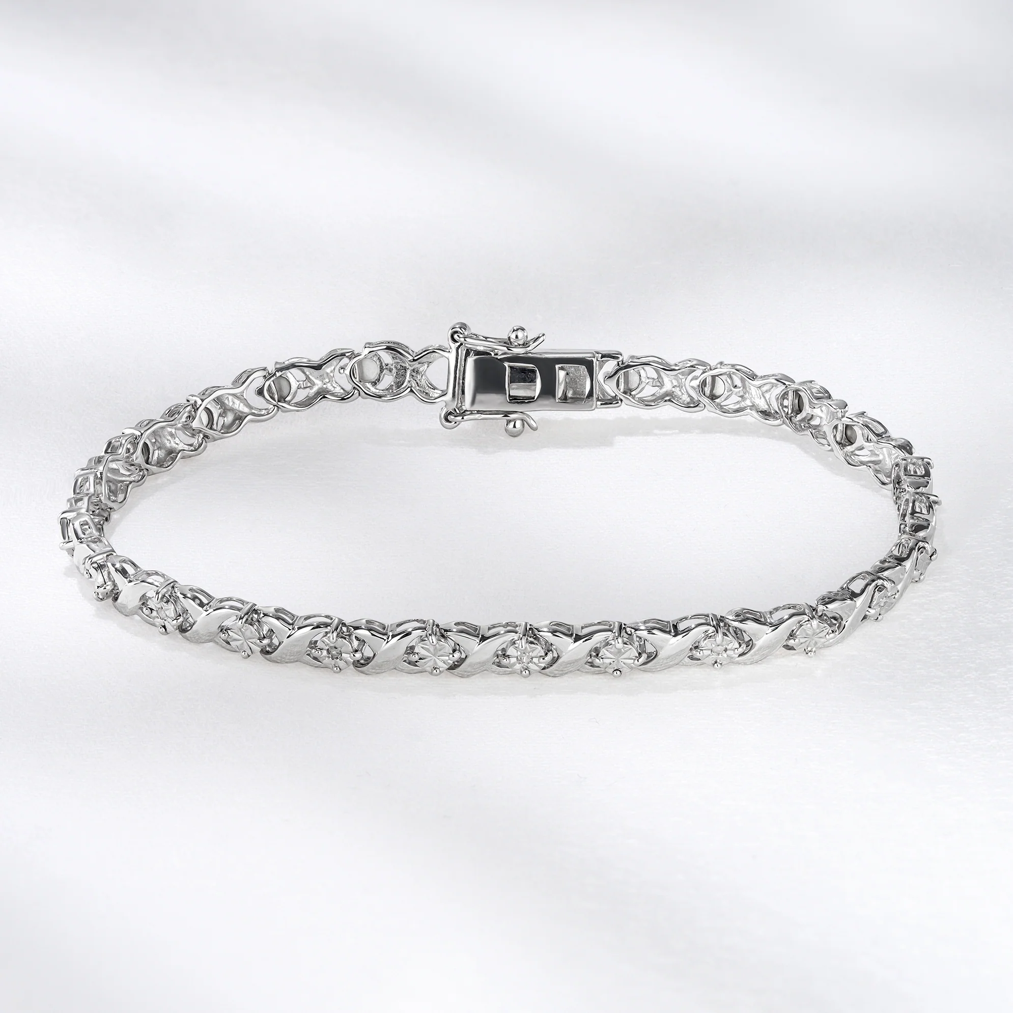 Diamond Kisses Bracelet With 0.05ct Set in 925 Silver - Image 4