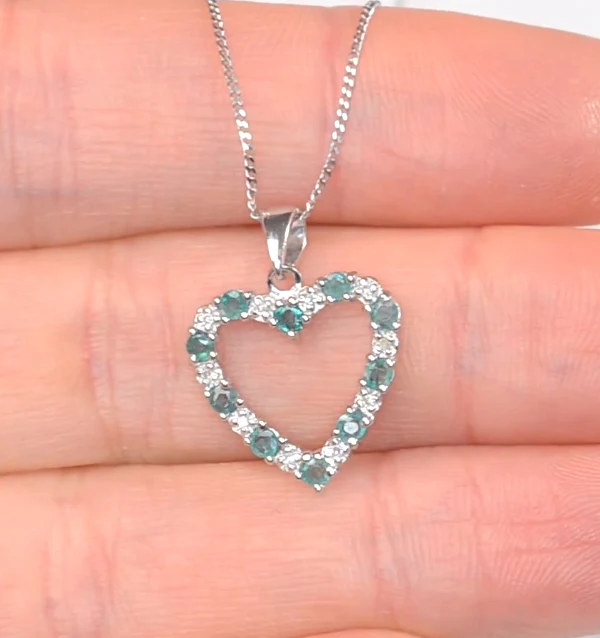 Emerald 0.54CT And Diamond 9K White Gold Heart Pendant Necklace - Image 3