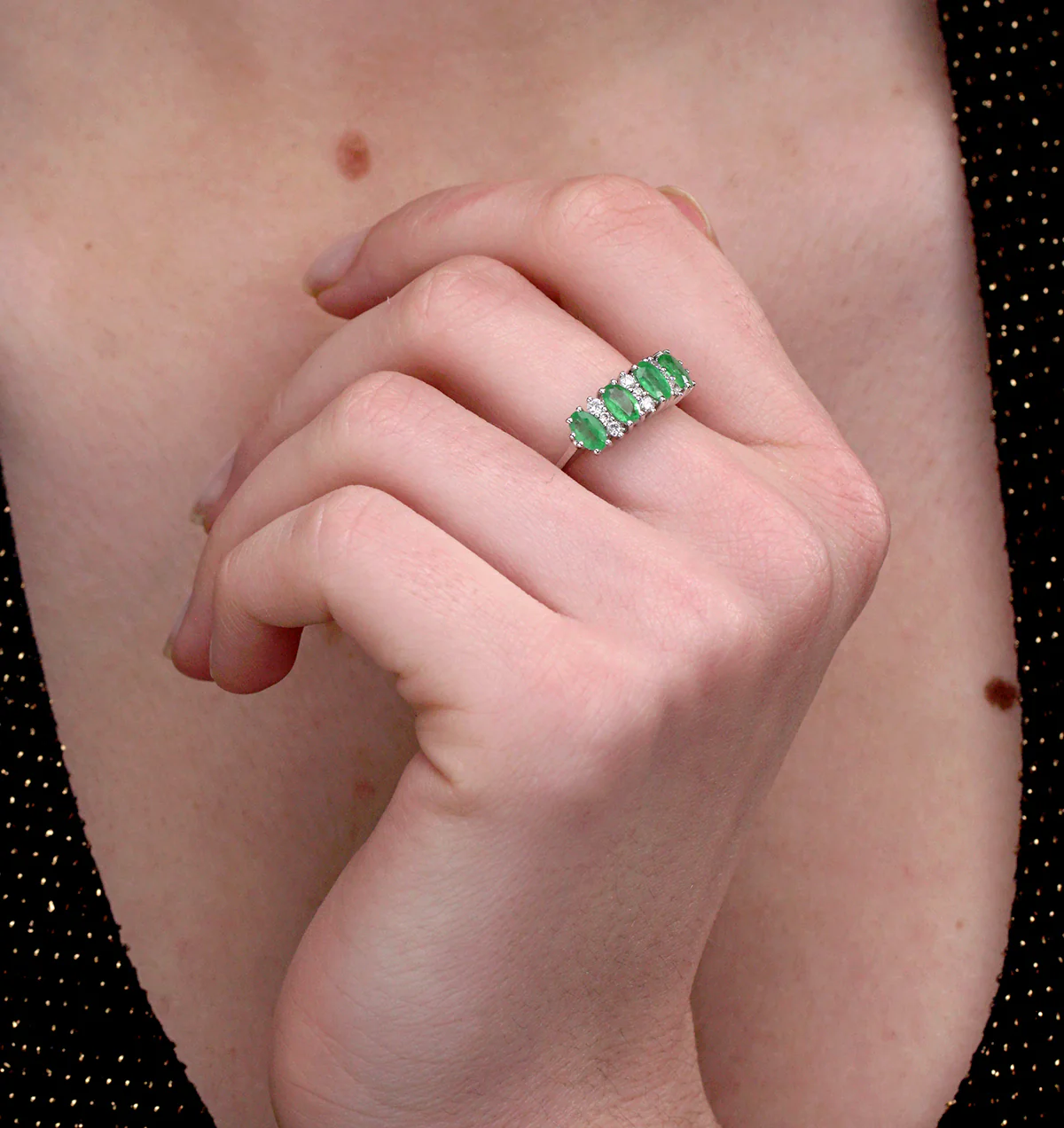 Emerald 0.94ct And Diamond 9K White Gold Ring - Image 2