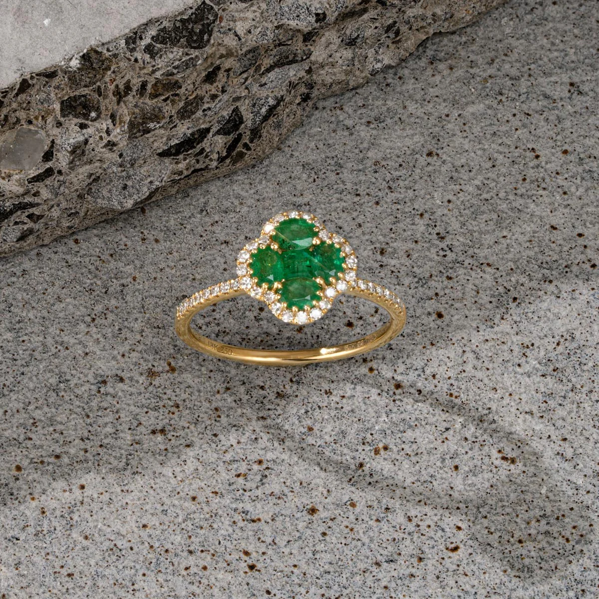 Emerald 1.06ct And Diamond 18K Yellow Gold Alegria Ring - Image 7