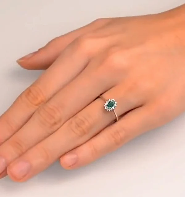 Emerald 5 x 3mm And Diamond 9K White Gold Ring A4450 - Image 4