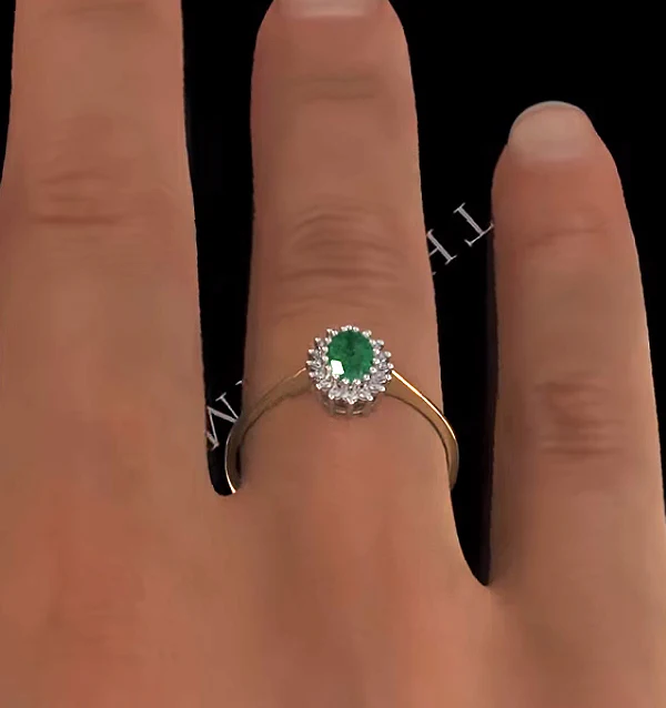 Emerald 6 x 4mm And Diamond 9K Gold Ring A3205 - Image 4