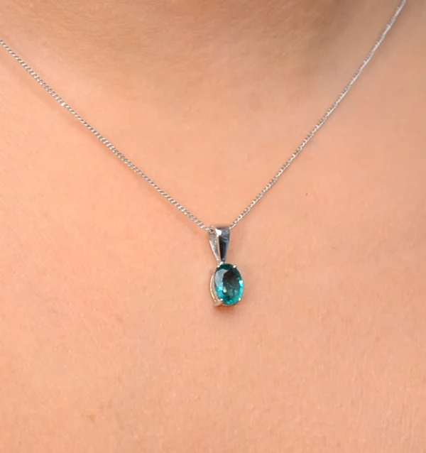 Emerald 7 x 5mm Pendant Necklace Set in 9K White Gold - Image 2