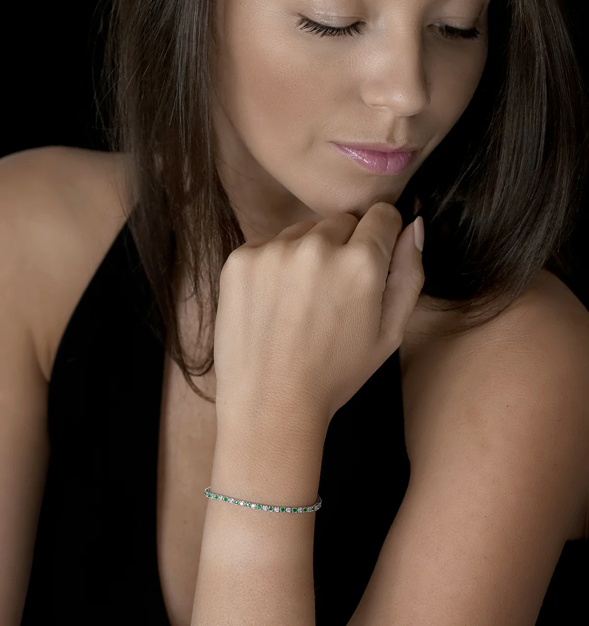 Emerald and 1ct Lab Diamond Tennis Bracelet in 9K White Gold - Image 2