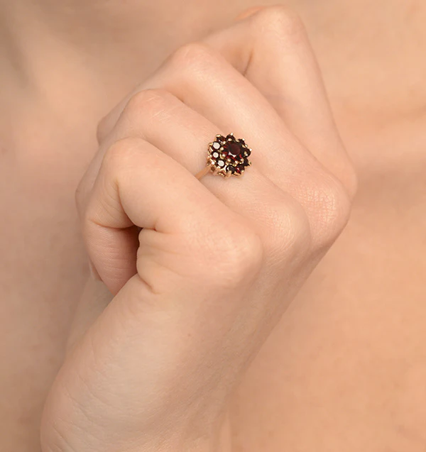 Garnet Ring 9K Yellow Gold - Image 2