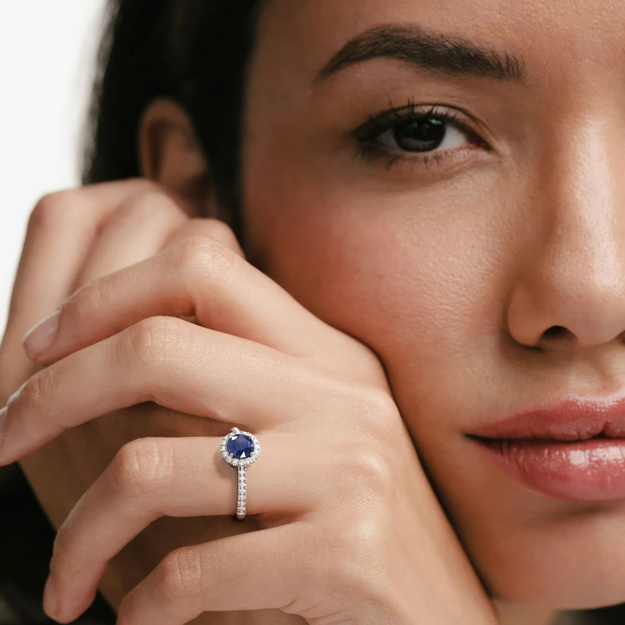 Halo Sapphire 0.75ct And Diamond 0.36ct 18K White Gold Ring - Image 2