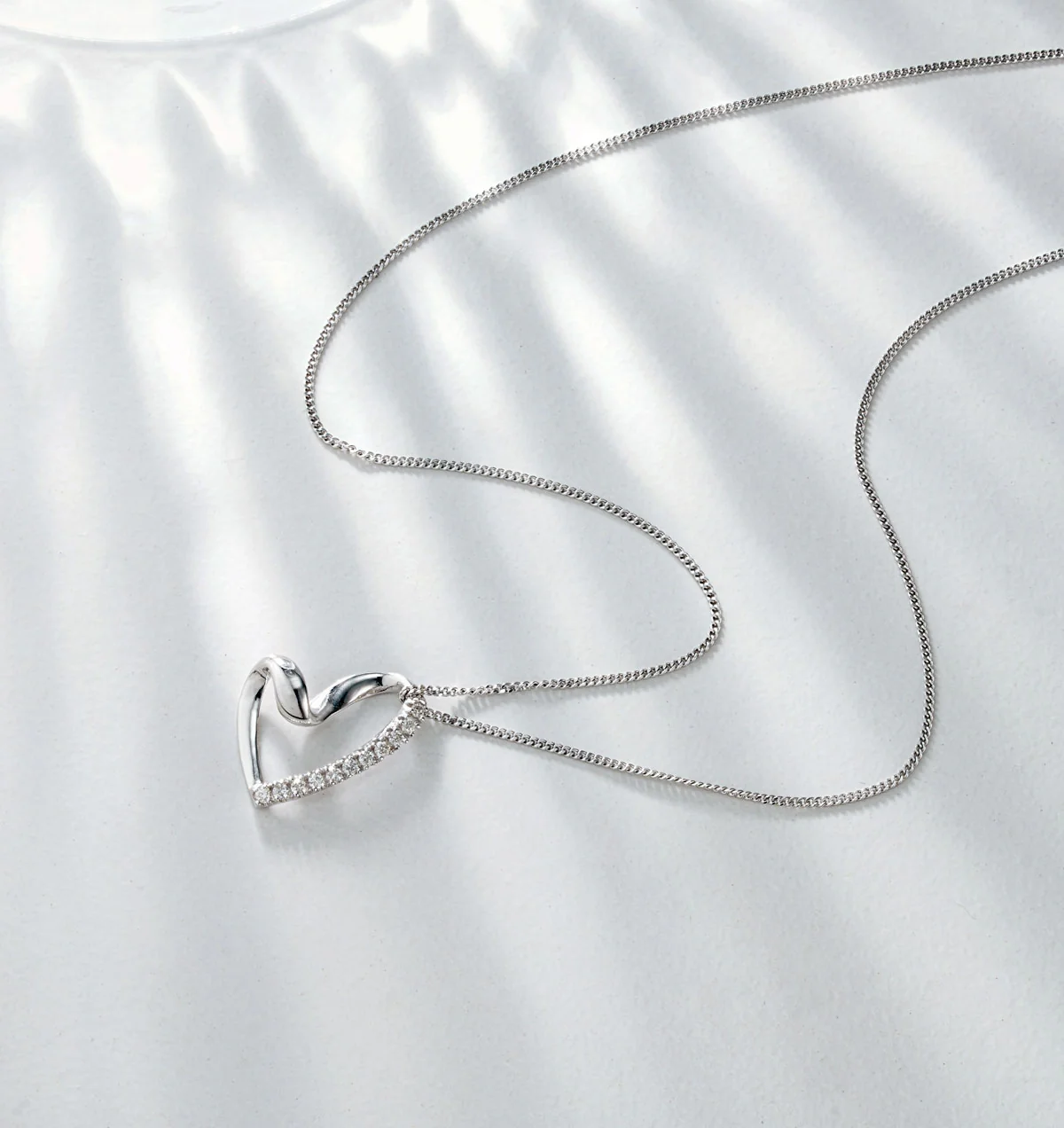 Heart Pendant Necklace 0.10ct Diamond 9K White Gold - Image 4