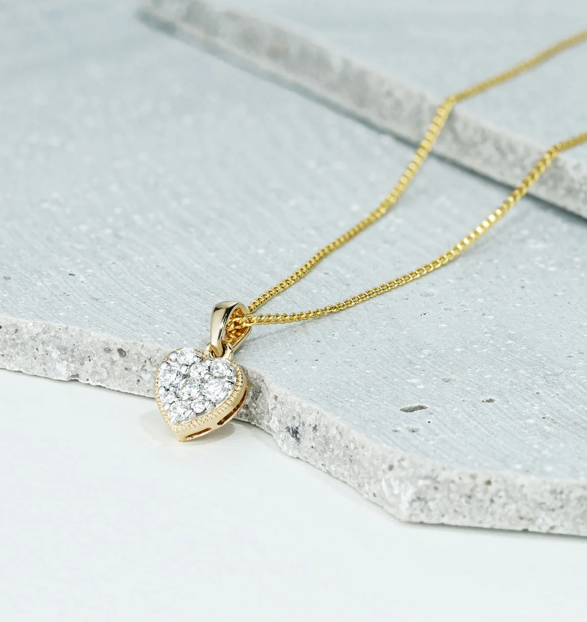 Lab Diamond Heart Pendant Necklace 0.25ct H/Si in 9K Gold - Image 6