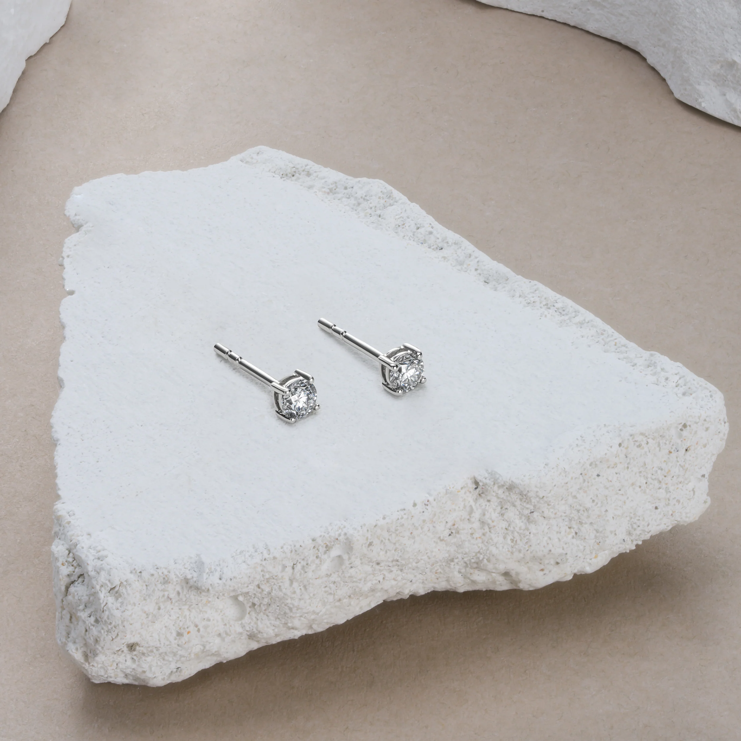 Lab Diamond Studs Earrings 0.30ct H/Si Quality in 9K White Gold - 3mm - Image 5