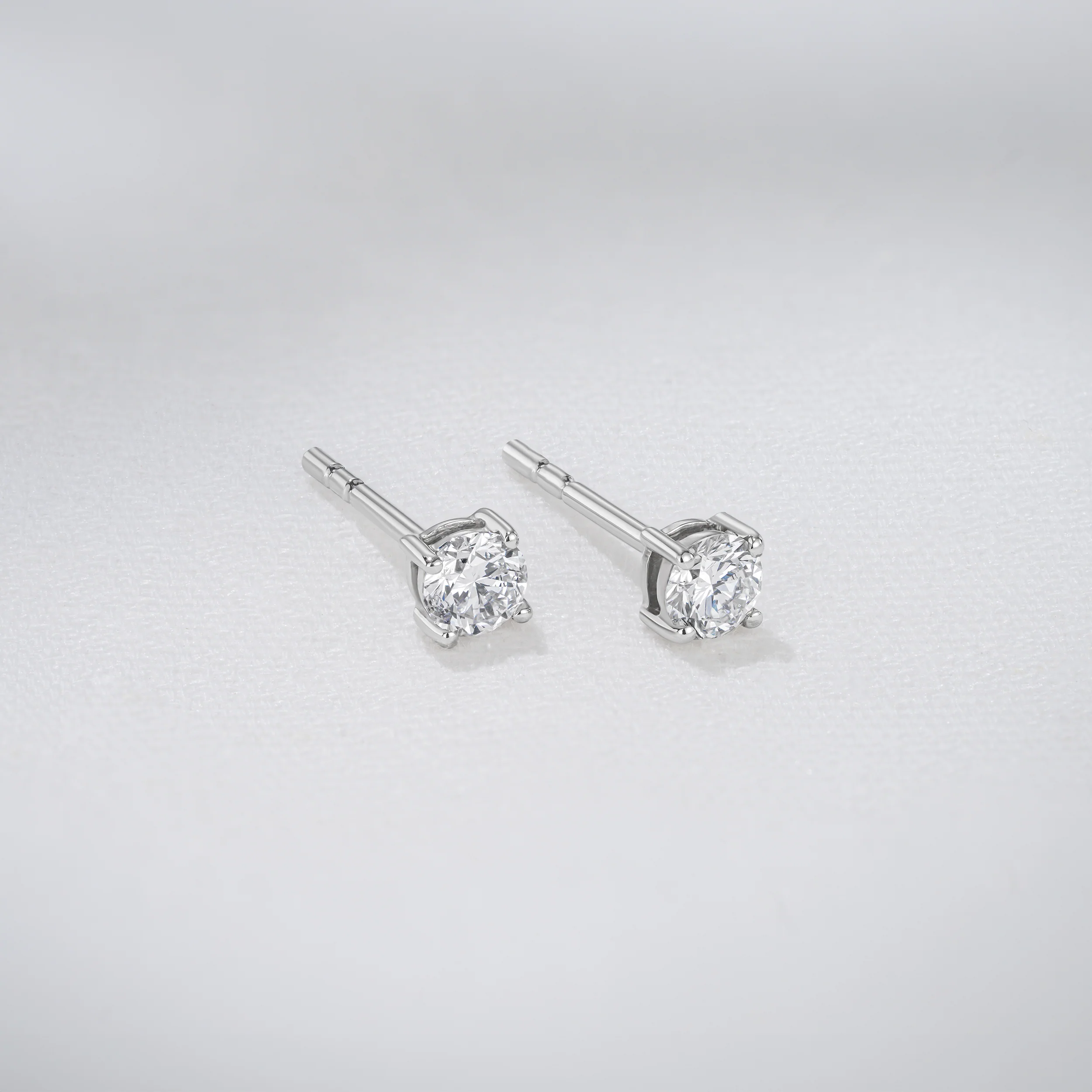 Lab Diamond Studs Earrings 0.30ct H/Si Quality in 9K White Gold - 3mm - Image 6