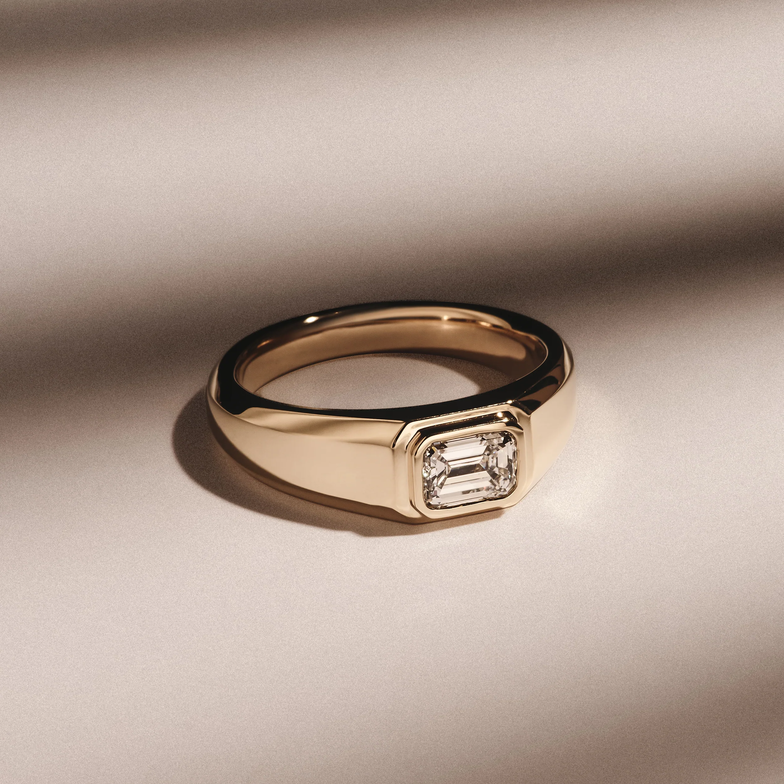 Axis Men's Lab Diamond Signet Ring 1.00ct Emerald Cut Set in 9k Gold - Image 7