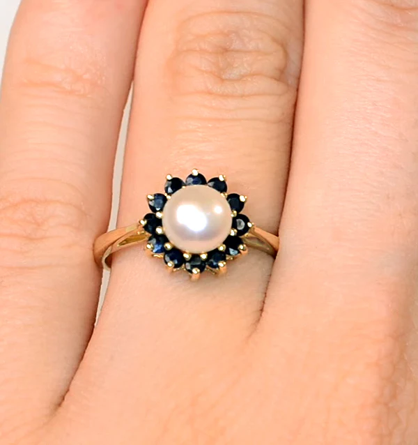 Pearl And Sapphire 9K Gold Ring - Image 3