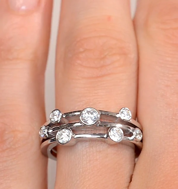 Rain Drops Diamond 0.50ct And 18K White Gold Rubover Ring - Image 4