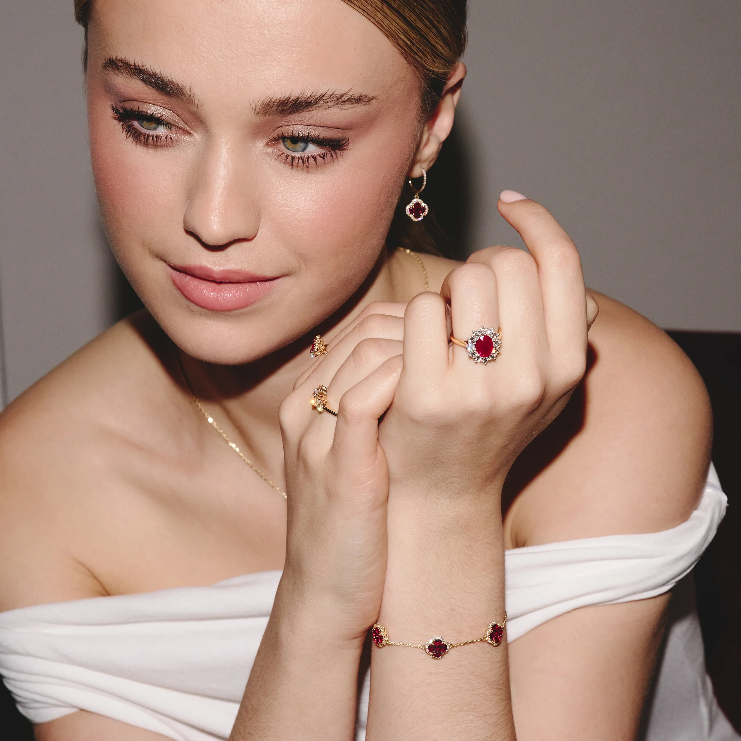 Ruby 2.40ct And Lab Diamond 1.00ct Cluster Ring in 18K Gold - Image 5