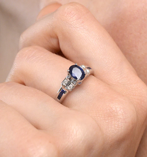 Sapphire 1.25ct And Diamond 9K White Gold Ring - Image 3