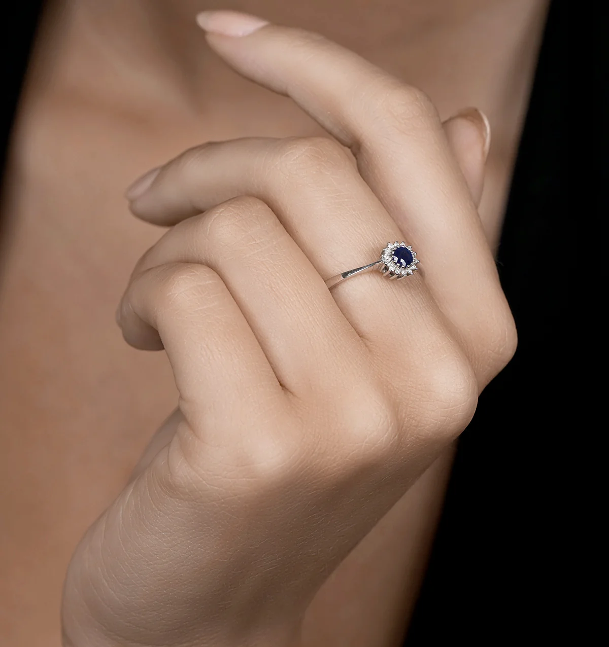 Sapphire 3 x 3mm And Diamond 18K White Gold Ring - Image 4