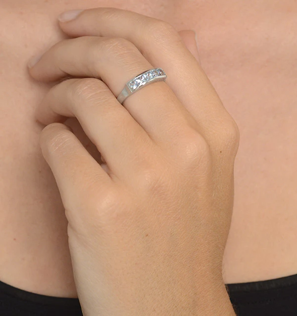Sky Blue Topaz 0.90CT 9K White Gold Ring - Image 2