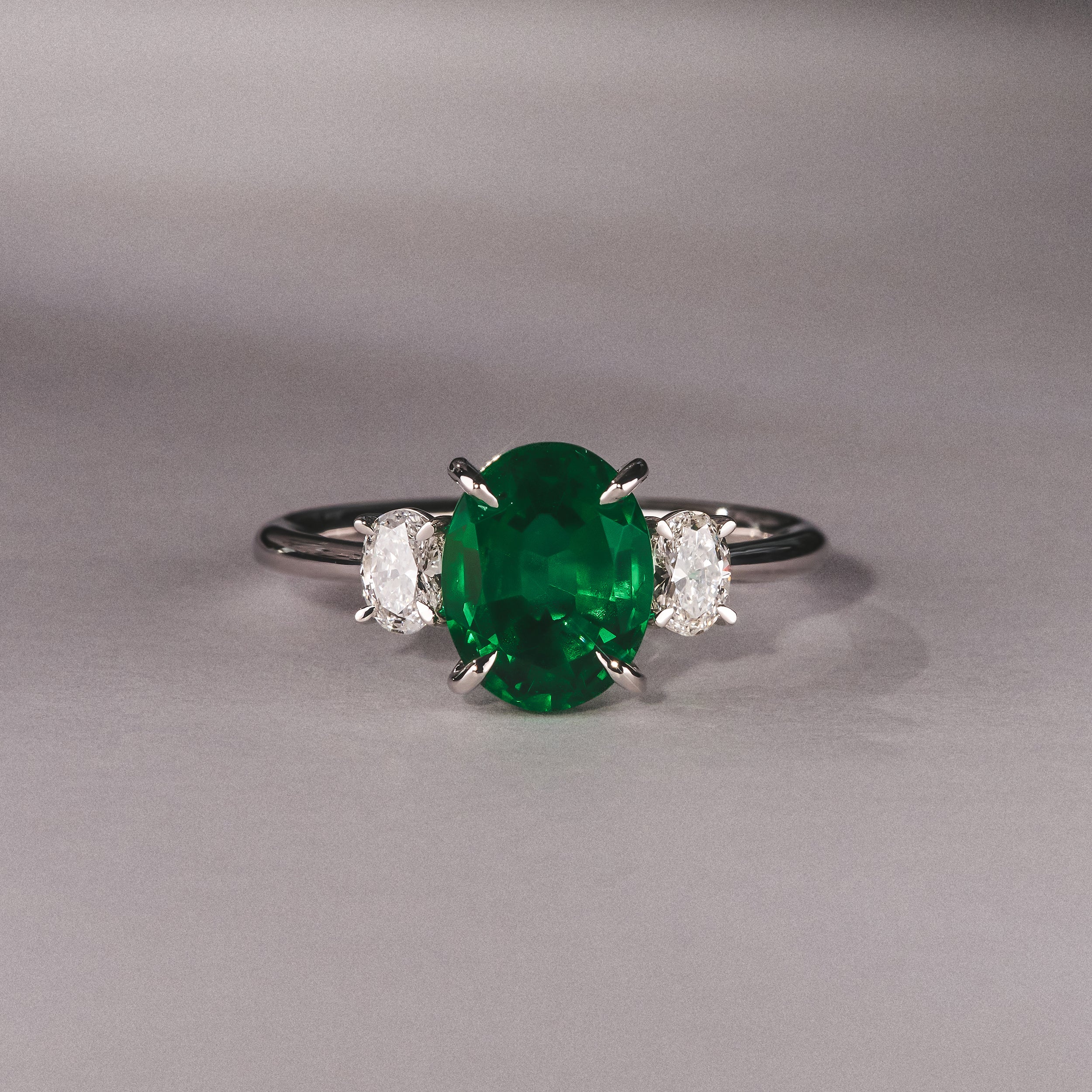 Solene 2.00ct Oval Cut Lab Emerald and Lab Diamond 3 Stone Engagement Ring in 18K White Gold - Image 6