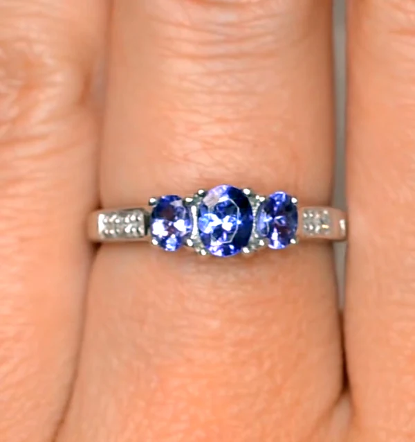 Tanzanite 0.59CT And Diamond 9K White Gold Ring - Image 4
