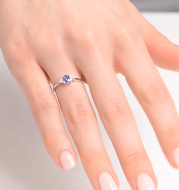 Tanzanite 0.35CT And Diamond 9K White Gold Ring - Image 4