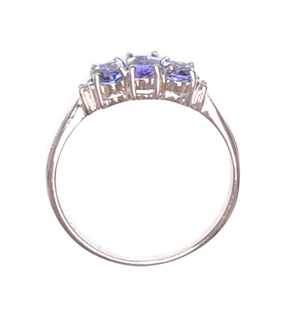 Tanzanite 0.59CT And Diamond 9K White Gold Ring - Image 4