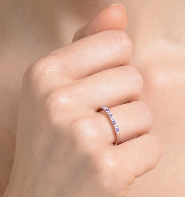 Tanzanite And Diamond 18K White Gold Ring - Image 2